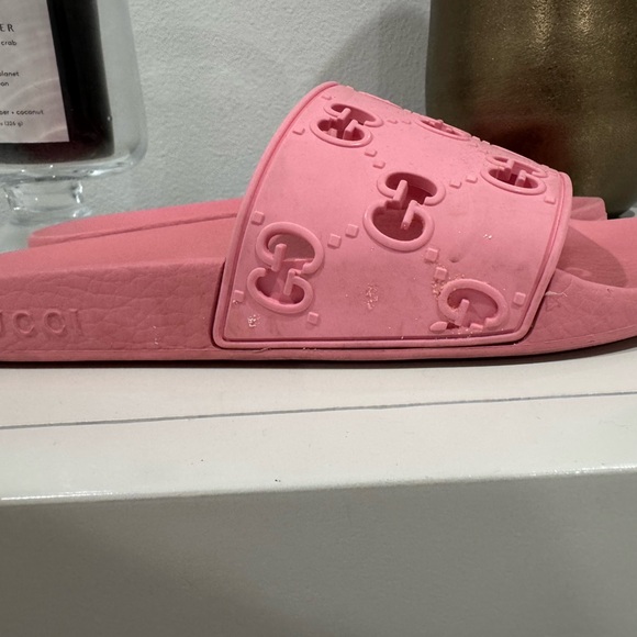 Gucci Pink Embossed Slide Sandals - Picture 1 of 9